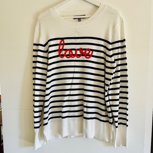 ๐ Ladies lightweight Sweater with the words LOVE ๐ NWT - Picture 6 of 10